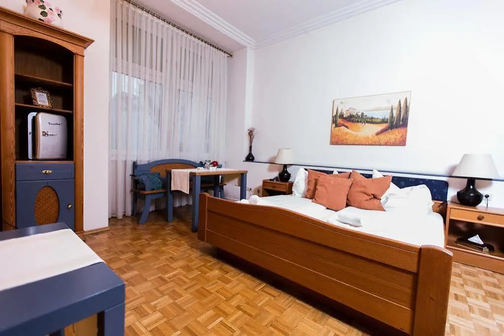 Hotel Pension Anna Wiedeń